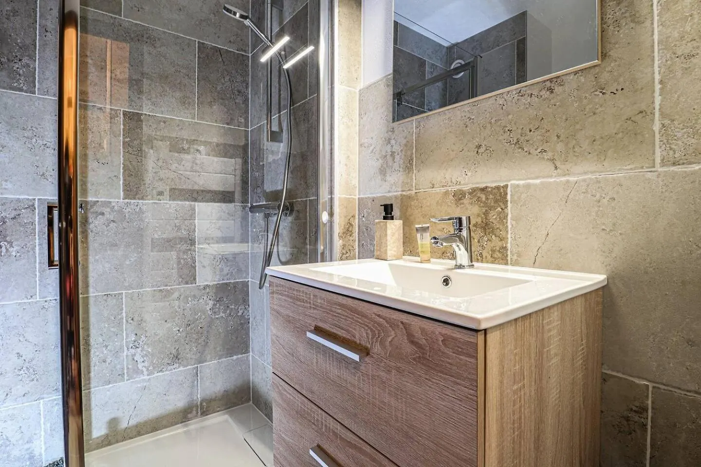 L'Eden - T1 Apartment Chatel